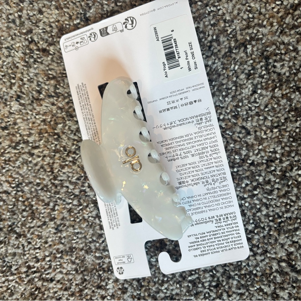 ALO Yoga 90s white pearl hair claw clip nwt brand new White Hair Clip - Picture 6 of 6